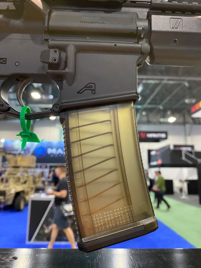 Novinka drobná, ale vítaná… průsvitný zásobník Magpul!